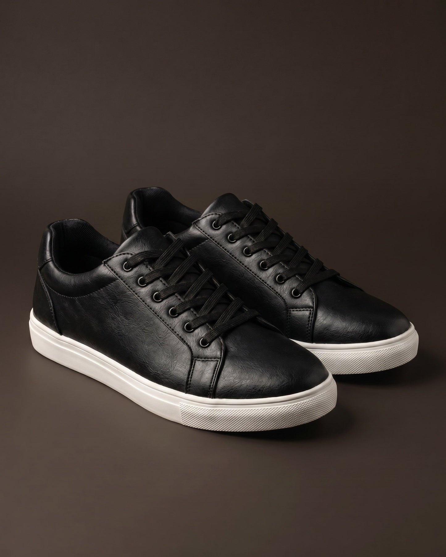 Vittorio Faux Leather Low-Top Sneaker